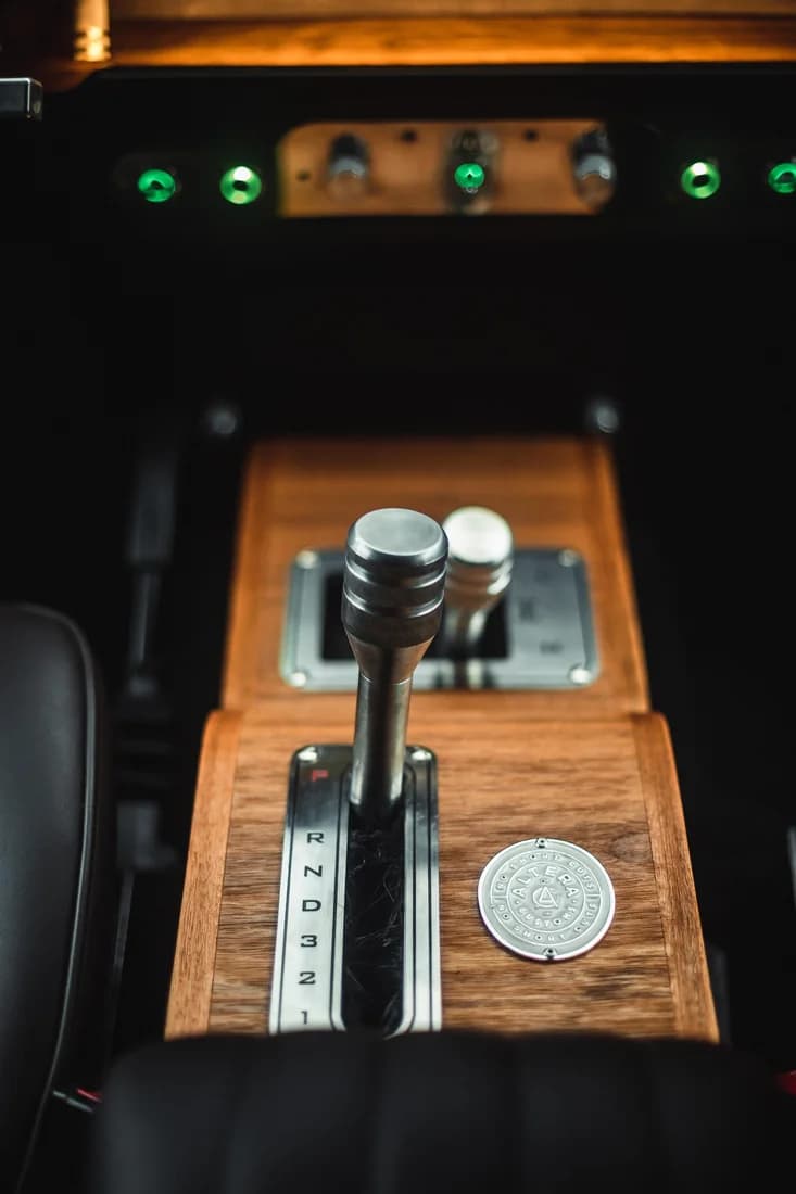 Altera wood automatic gear selector console